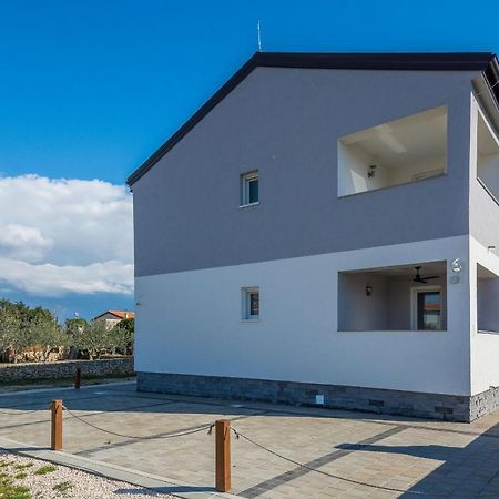 ויר Apartments Pejakovic מראה חיצוני תמונה