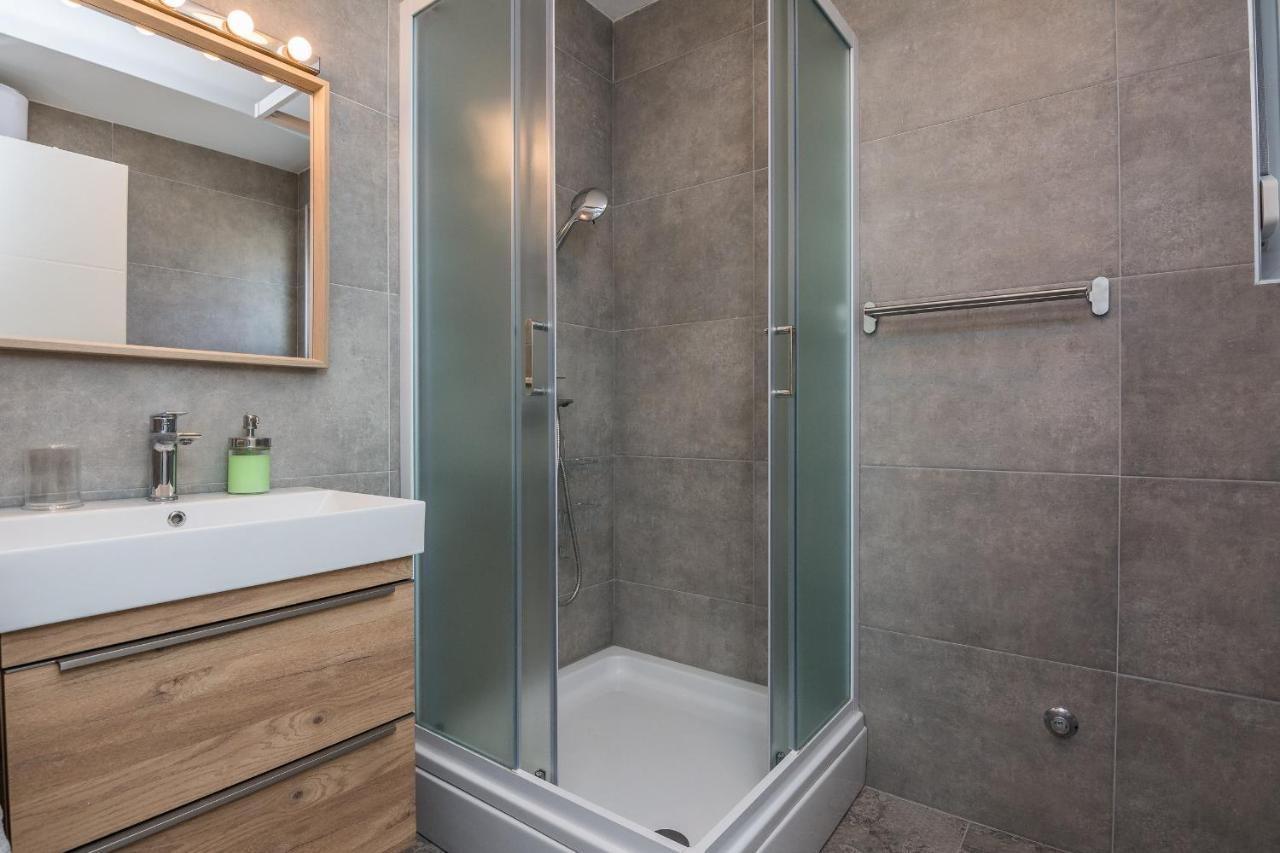 ויר Apartments Pejakovic מראה חיצוני תמונה