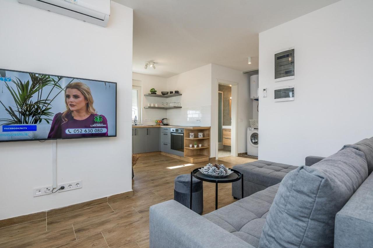 ויר Apartments Pejakovic מראה חיצוני תמונה