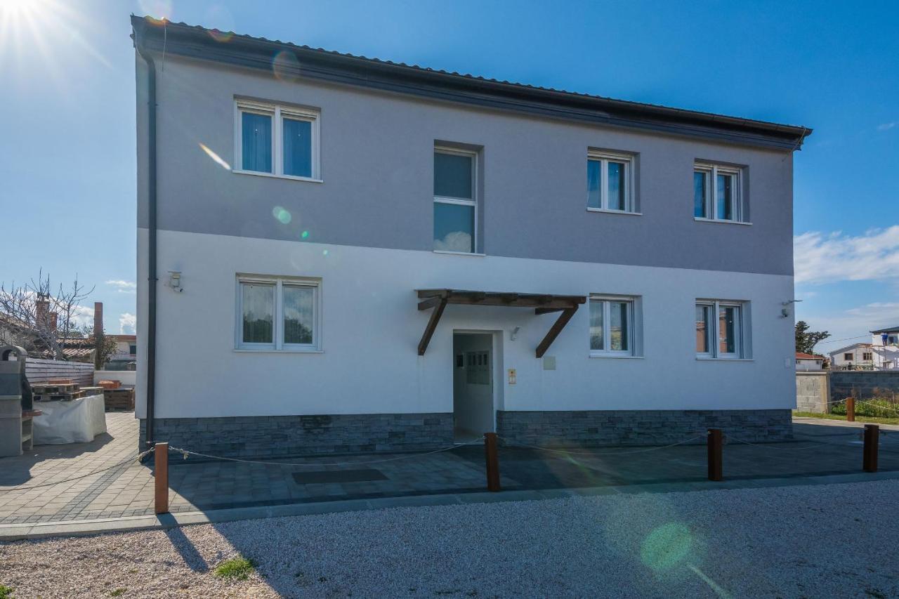 ויר Apartments Pejakovic מראה חיצוני תמונה