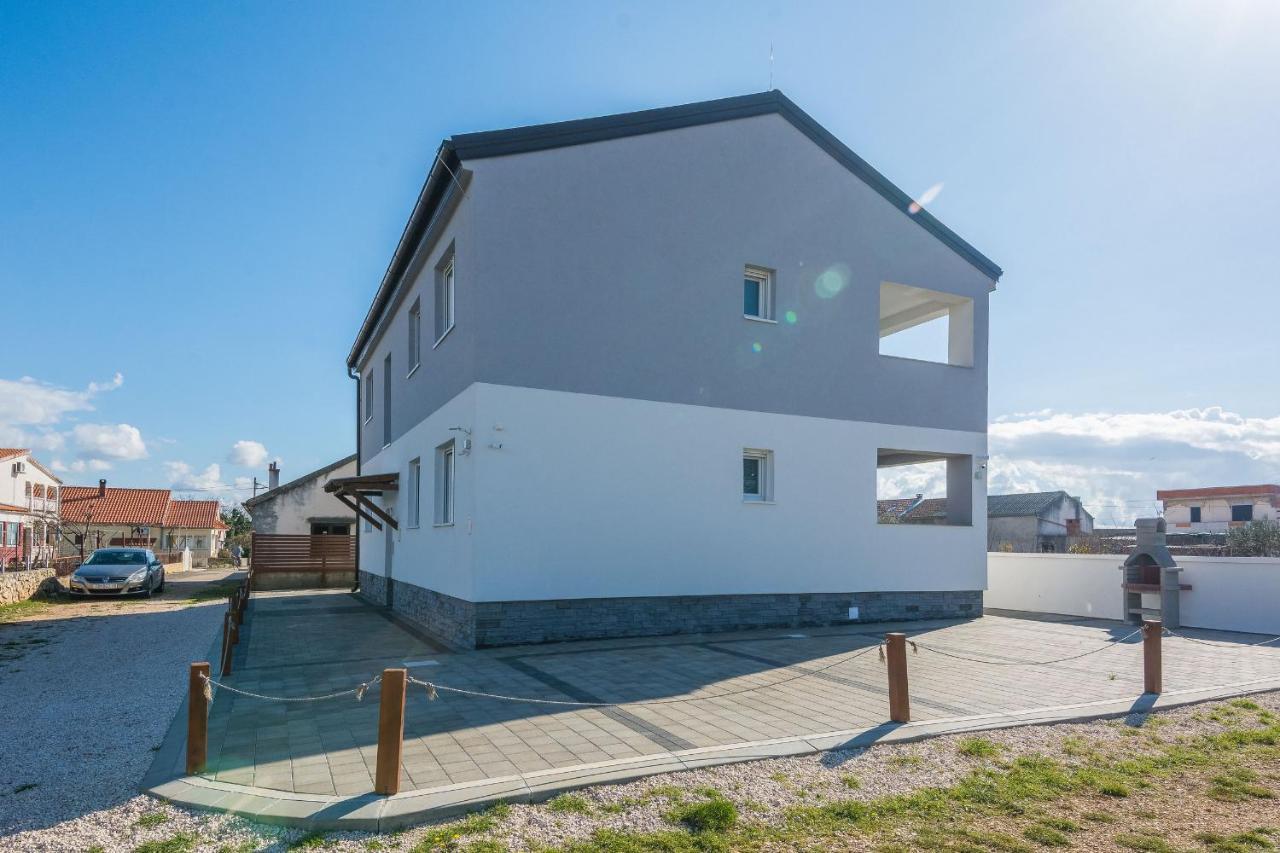 ויר Apartments Pejakovic מראה חיצוני תמונה