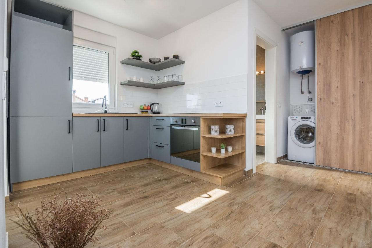 ויר Apartments Pejakovic מראה חיצוני תמונה