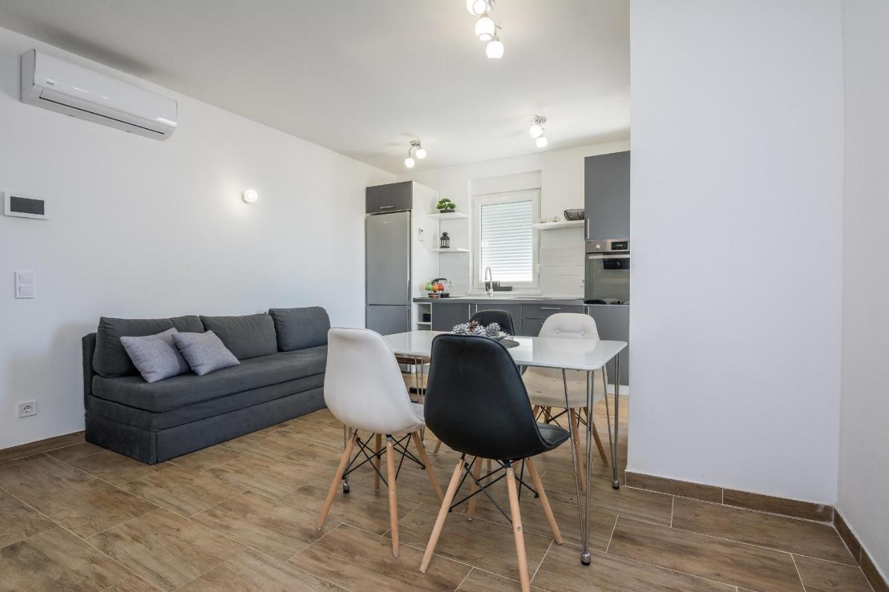 ויר Apartments Pejakovic מראה חיצוני תמונה
