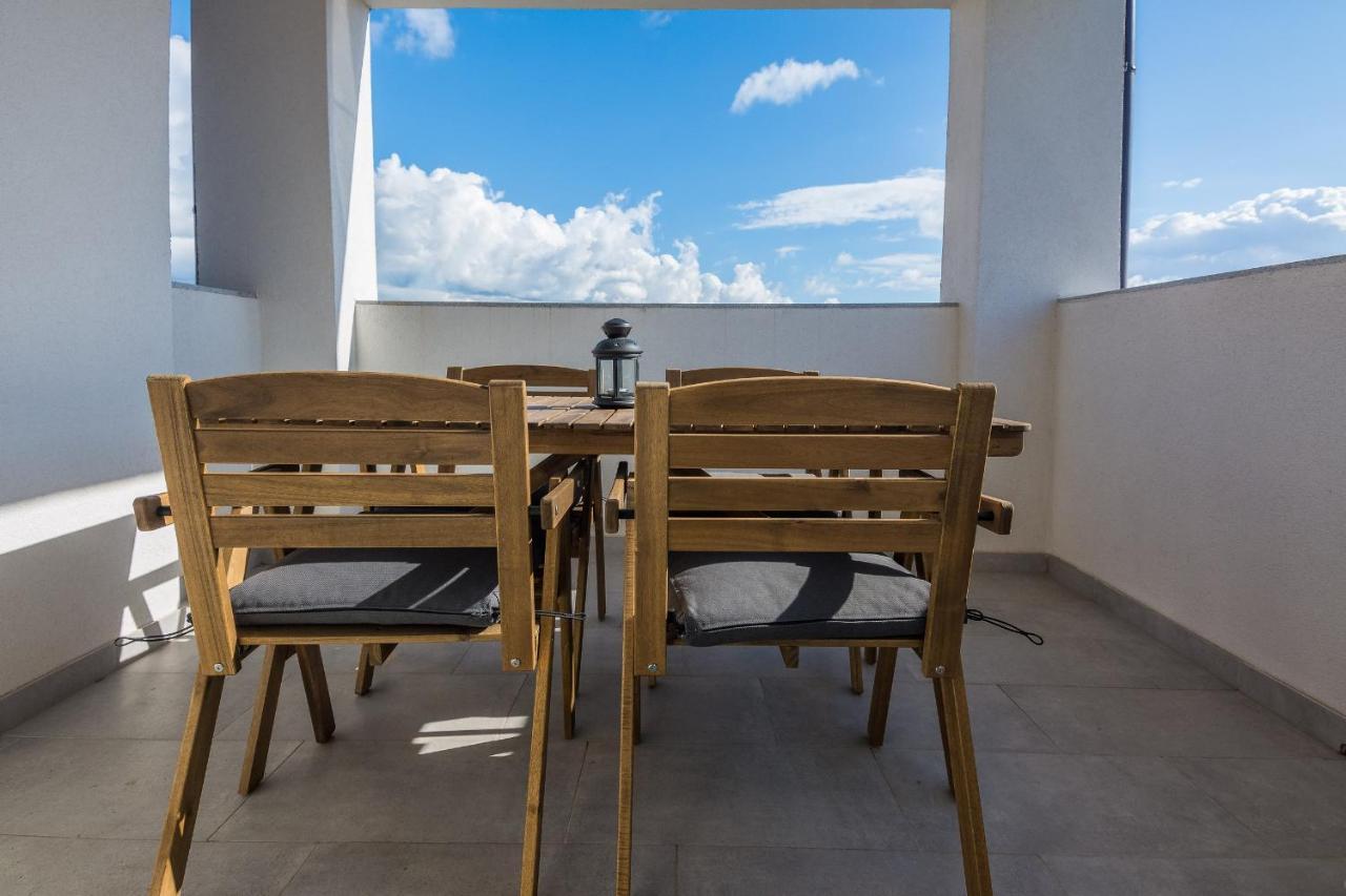 ויר Apartments Pejakovic מראה חיצוני תמונה