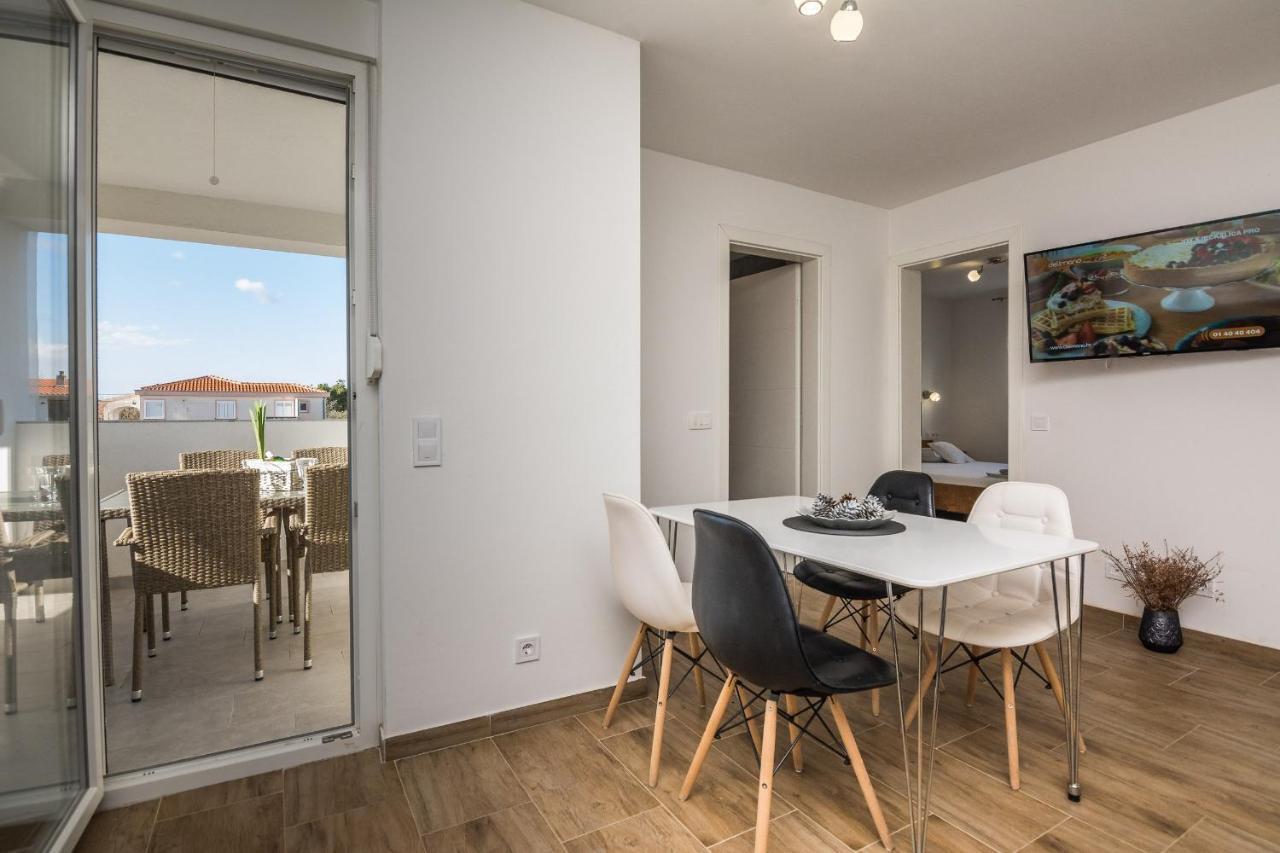 ויר Apartments Pejakovic מראה חיצוני תמונה