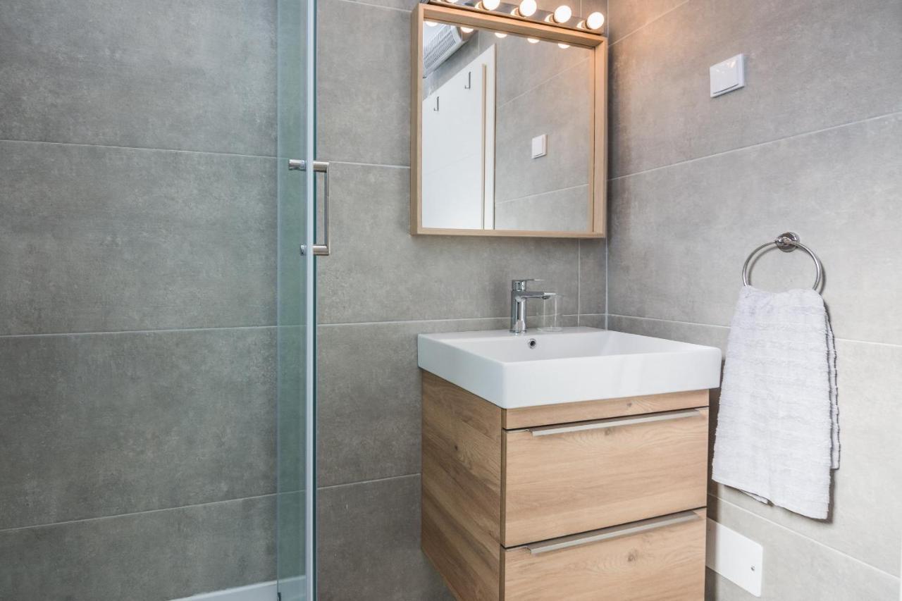 ויר Apartments Pejakovic מראה חיצוני תמונה