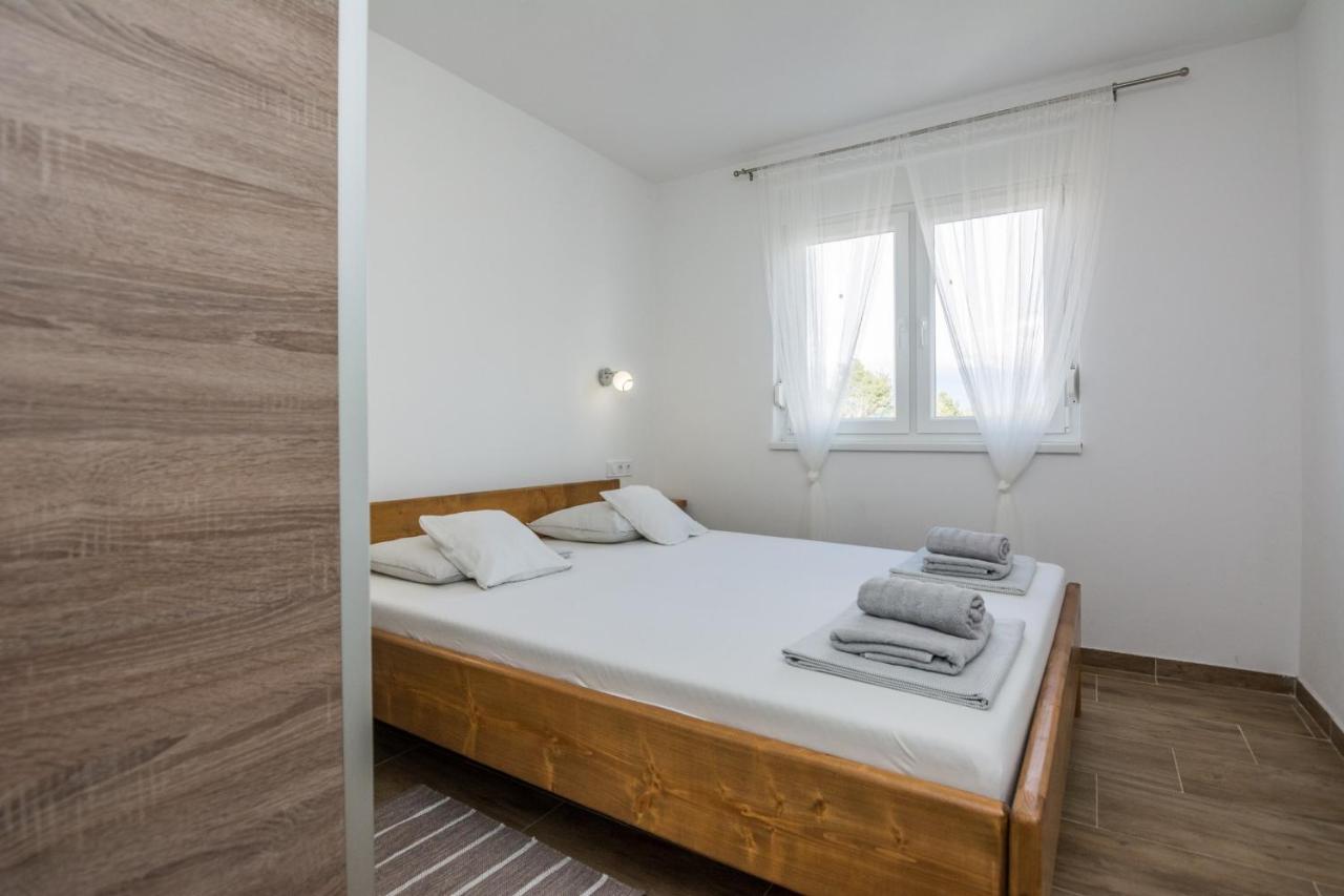 ויר Apartments Pejakovic מראה חיצוני תמונה