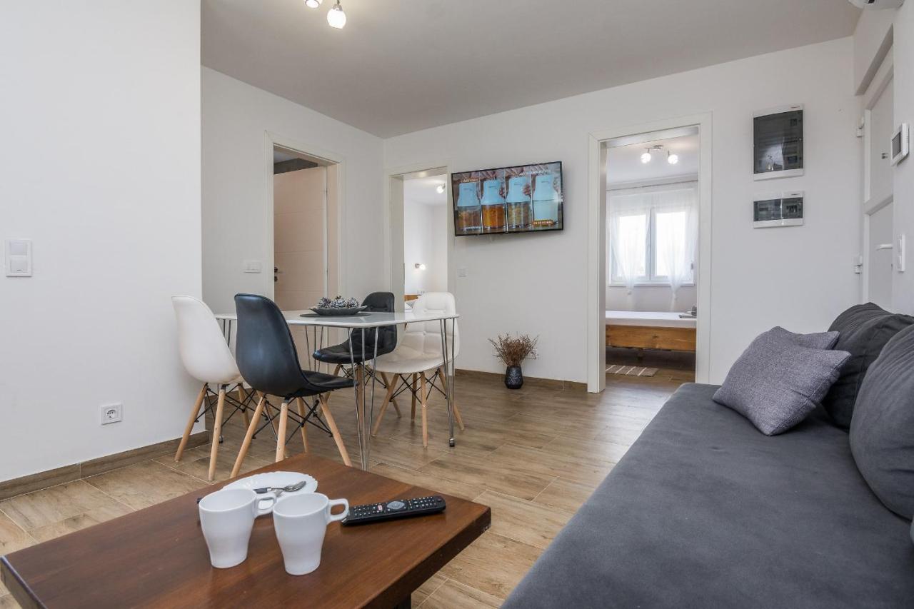 ויר Apartments Pejakovic מראה חיצוני תמונה
